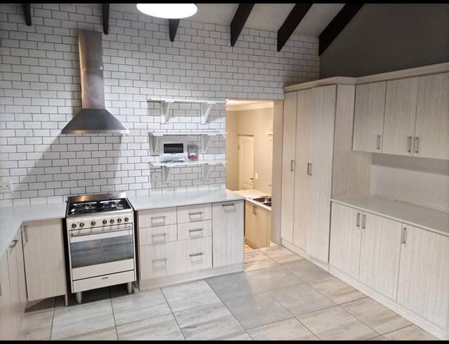 2 BEDROOM PROPERTY TO RENT IN OLYMPUS AH